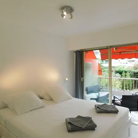 Apartment T2, Le Navarre, Cannes, Avec Climatisation Et Parking Prive *